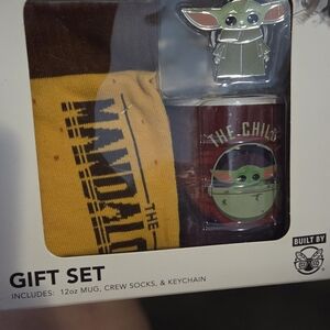 Star Wars The Mandalorian Brown and Black Gift Set